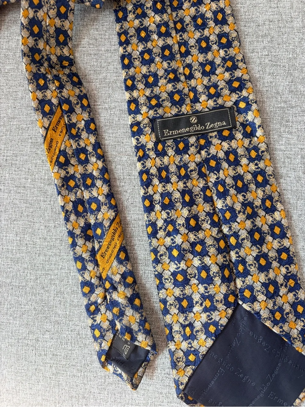 Ermenegildo Zegna 100% Silk Tie Necktie Blue Gold Geometric Office Formal EUC